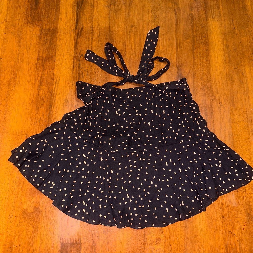 NWOT Black skirt w/ shorts under, elastic waist band,cloth belt, pink accents XS